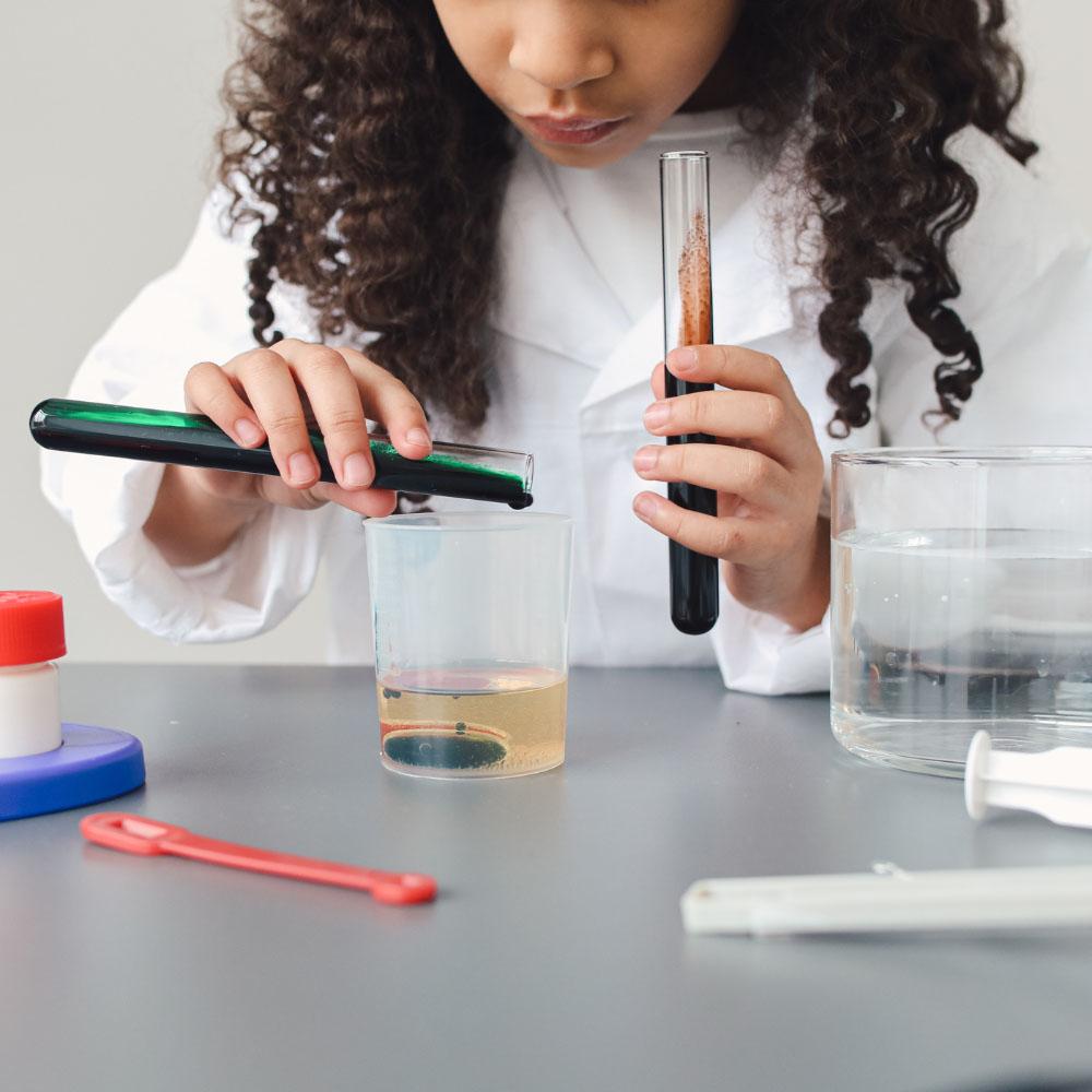 Imagen Majadahonda impulsa junto al Instituto de Salud Carlos III, “Hablando de Ciencia” un programa que acerca la investigación a los escolares