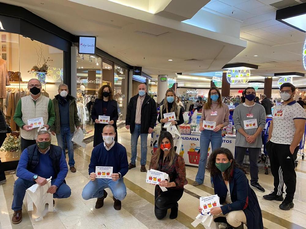 Imagen El Ayuntamiento entrega 60.000 euros a Cáritas para atender a familias con especial necesidad